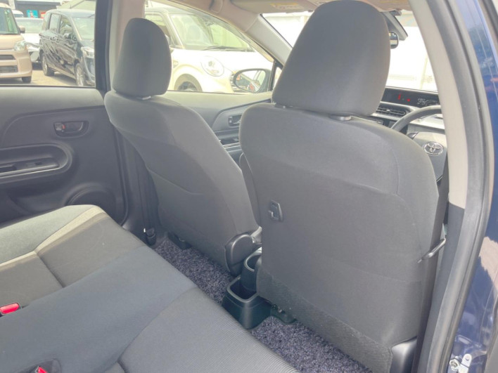 2016 Toyota Aqua DAA-NHP10 (UW-6a36052de815c)[23]