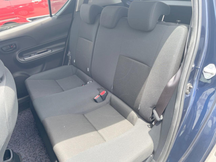 2016 Toyota Aqua DAA-NHP10 (UW-6a36052de815c)[25]