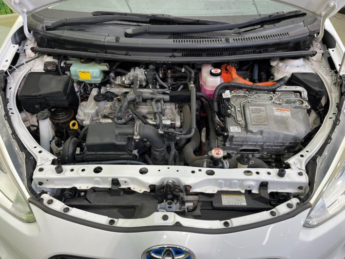 2017 Toyota Aqua DAA-NHP10 (UW-6a36052ea0b59)[4]