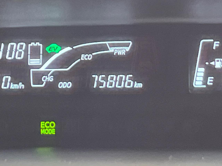 2017 Toyota Aqua DAA-NHP10 (UW-6a36052ea0b59)[2]