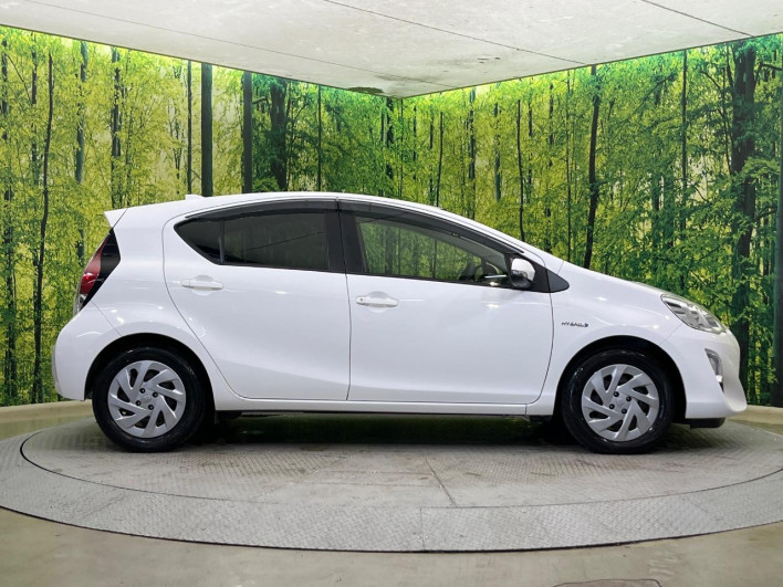 2017 Toyota Aqua DAA-NHP10 (UW-6a36052ea0b59)[15]
