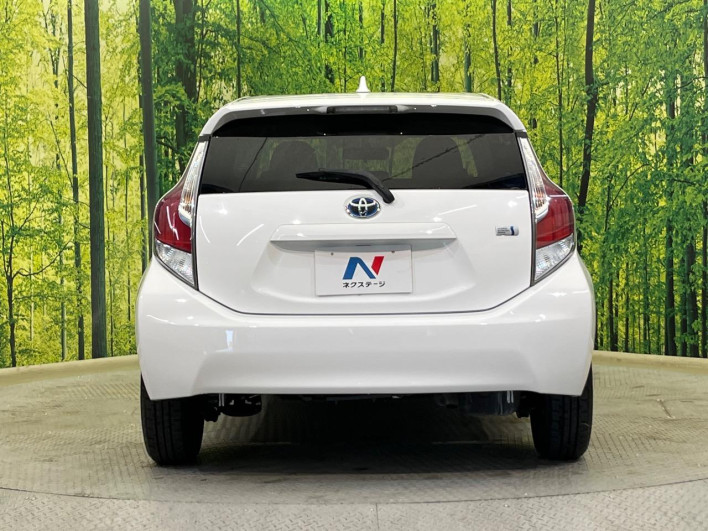 2017 Toyota Aqua DAA-NHP10 (UW-6a36052ea0b59)[17]