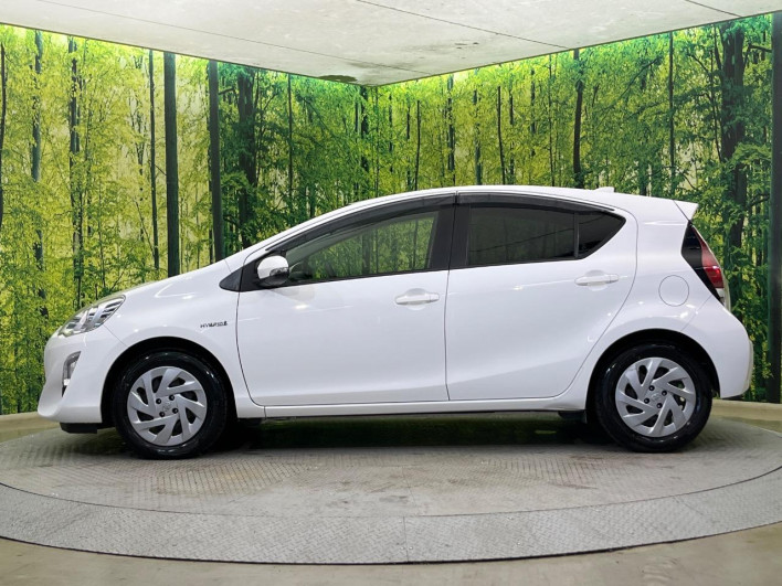 2017 Toyota Aqua DAA-NHP10 (UW-6a36052ea0b59)[19]
