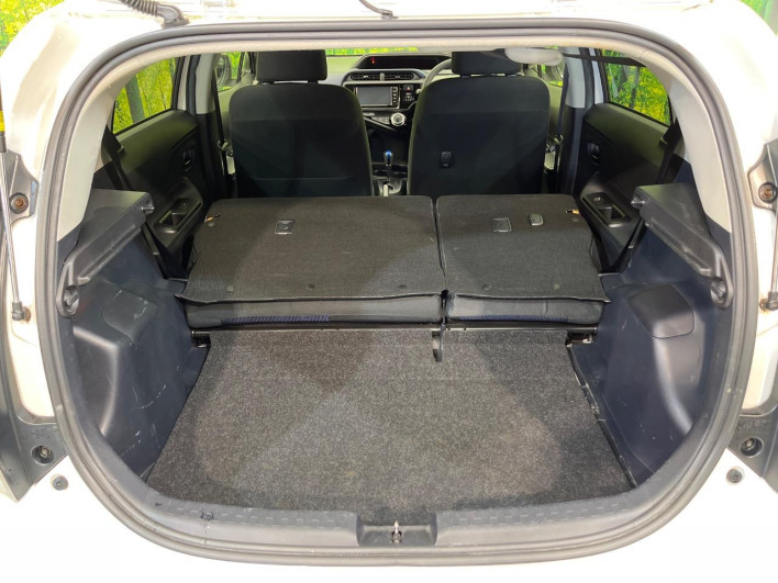2017 Toyota Aqua DAA-NHP10 (UW-6a36052ea0b59)[26]