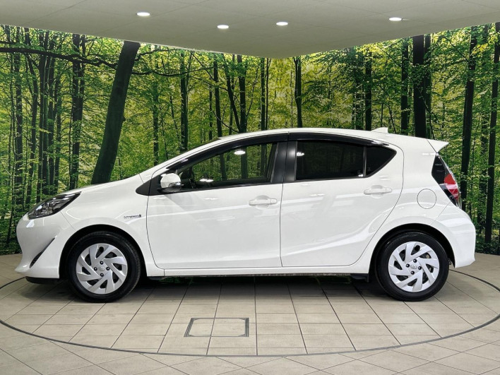 2017 Toyota Aqua DAA-NHP10 (UW-6a36052fb0a36)[21]