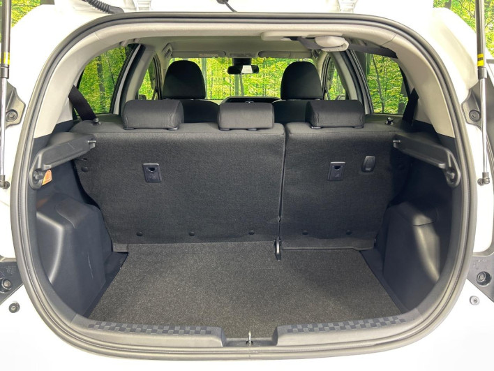 2017 Toyota Aqua DAA-NHP10 (UW-6a36052fb0a36)[27]