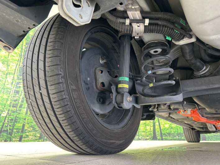 2017 Toyota Aqua DAA-NHP10 (UW-6a36052fb0a36)[25]