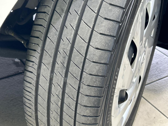 2017 Toyota Aqua DAA-NHP10 (UW-6a36052fb0a36)[12]