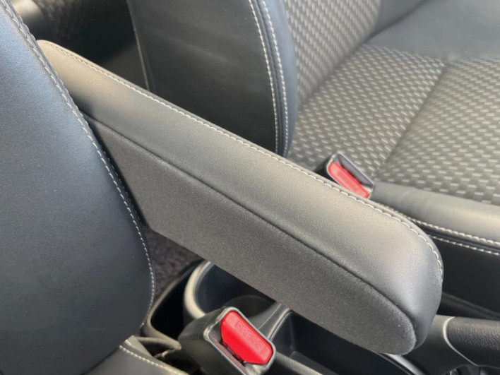 2018 Toyota Aqua DAA-NHP10H (UW-6a360530dc74d)[19]