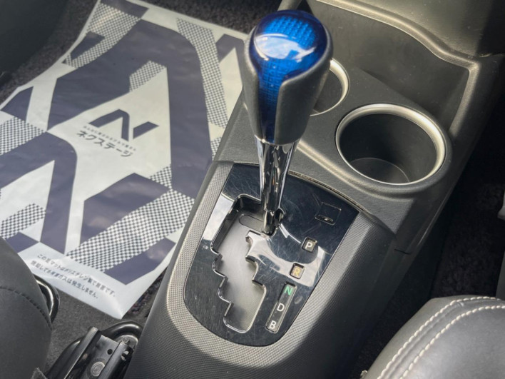 2018 Toyota Aqua DAA-NHP10H (UW-6a360530dc74d)[14]