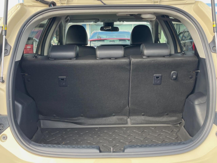 2018 Toyota Aqua DAA-NHP10H (UW-6a360530dc74d)[26]