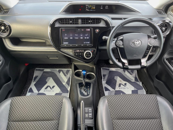 2018 Toyota Aqua DAA-NHP10H (UW-6a360530dc74d)[23]
