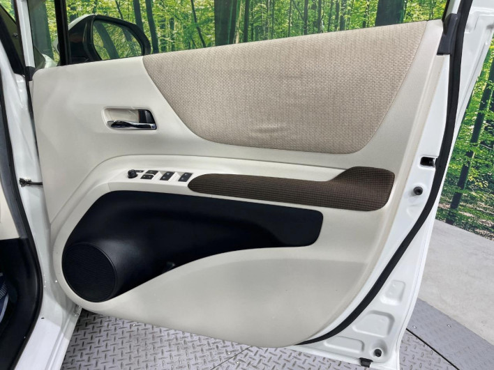 2016 Toyota Sienta DBA-NSP170G (UW-6a36053648338)[16]