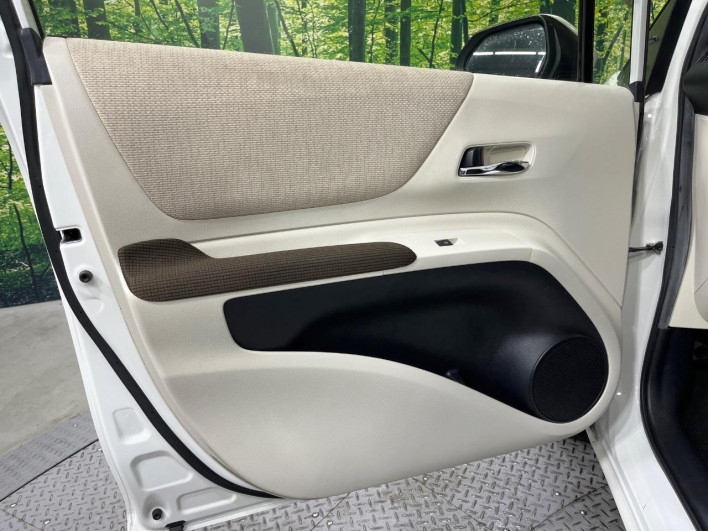 2016 Toyota Sienta DBA-NSP170G (UW-6a36053648338)[7]