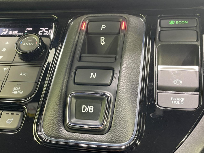 2022 Honda Step Wagon 6AA-RP8 (UW-6a360548bd9f9)[10]