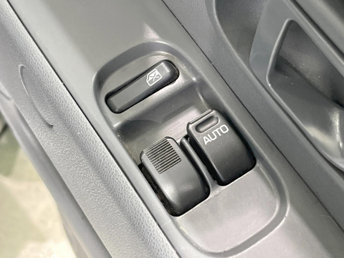 2014 Toyota PIXIS VAN EBD-S331M (UW-6a360559b8e9d)[28]
