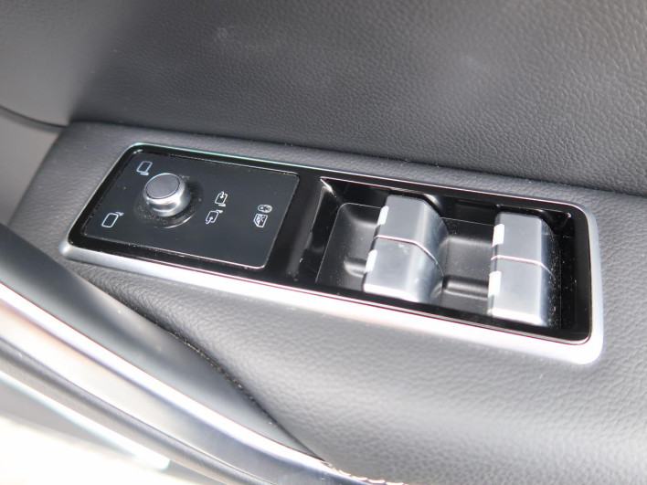 2021 Jaguar F Pace 3CA-DC2NC (UW-6a36055c625ae)[18]