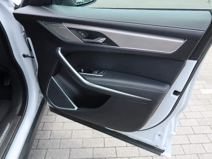 2021 Jaguar F Pace 3CA-DC2NC (UW-6a36055c625ae)[22]
