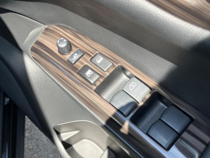 2019 Nissan Elgrand DBA-TE52 (UW-6a3605689aa2f)[10]