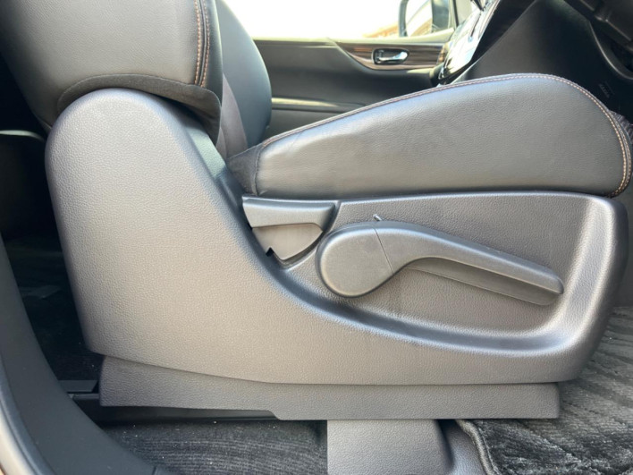 2019 Nissan Elgrand DBA-TE52 (UW-6a3605689aa2f)[11]