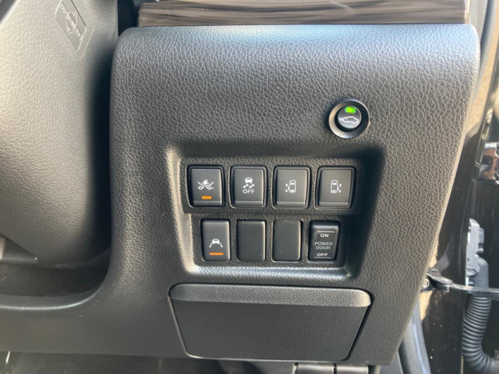 2019 Nissan Elgrand DBA-TE52 (UW-6a3605689aa2f)[13]