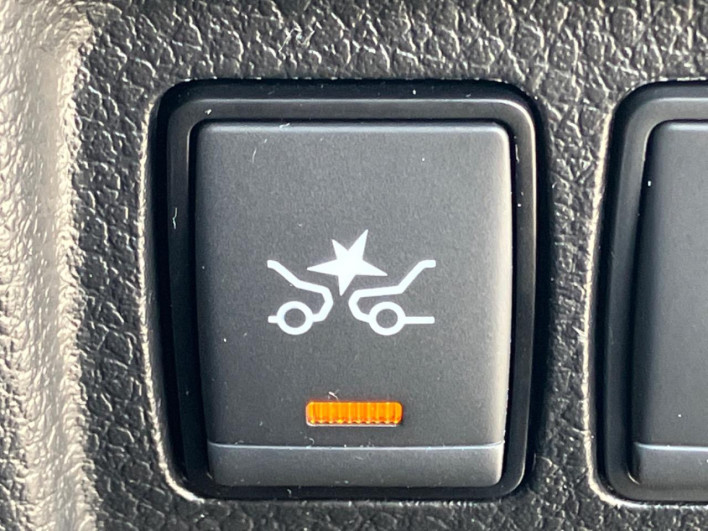2019 Nissan Elgrand DBA-TE52 (UW-6a3605689aa2f)[16]