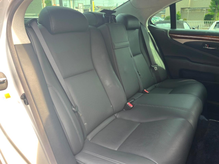 2017 Lexus LS DBA-USF40 (UW-6a360572ca809)[28]