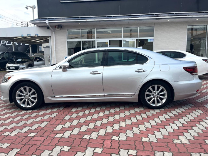 2017 Lexus LS DBA-USF40 (UW-6a360572ca809)[26]