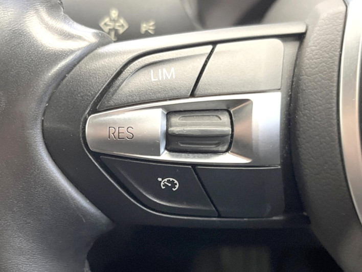2016 BMW 1 Series LDA-1S20 (UW-6a3605812a80c)[25]