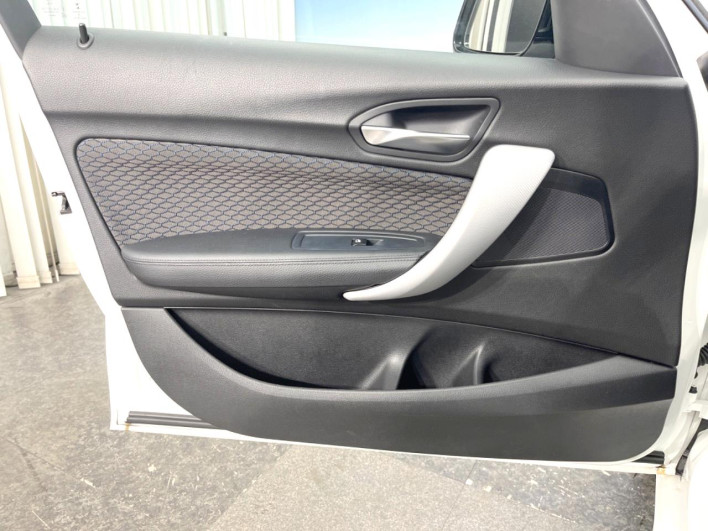 2016 BMW 1 Series LDA-1S20 (UW-6a3605812a80c)[9]