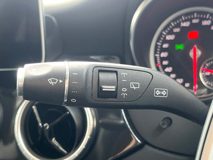 2018 Mercedes Benz CLA Class Shooting Brake DBA-117942 (UW-6a36058613e0d)[13]