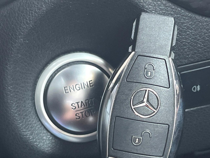 2015 Mercedes Benz A Class DBA-176042 (UW-6a36058655414)[13]