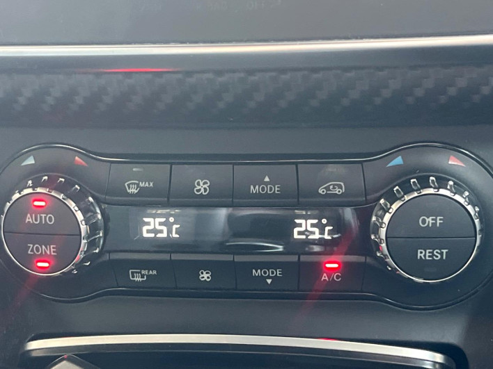 2015 Mercedes Benz A Class DBA-176042 (UW-6a36058655414)[18]