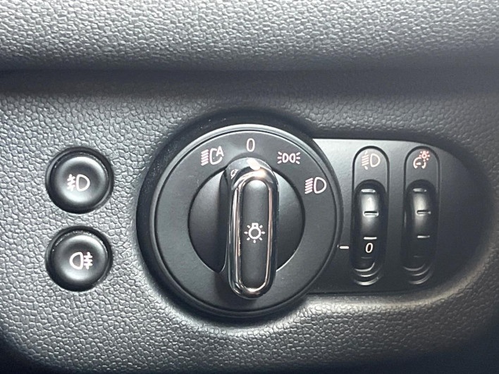 2018 Rover Mini LDA-LR20 (UW-6a36058b210f4)[25]