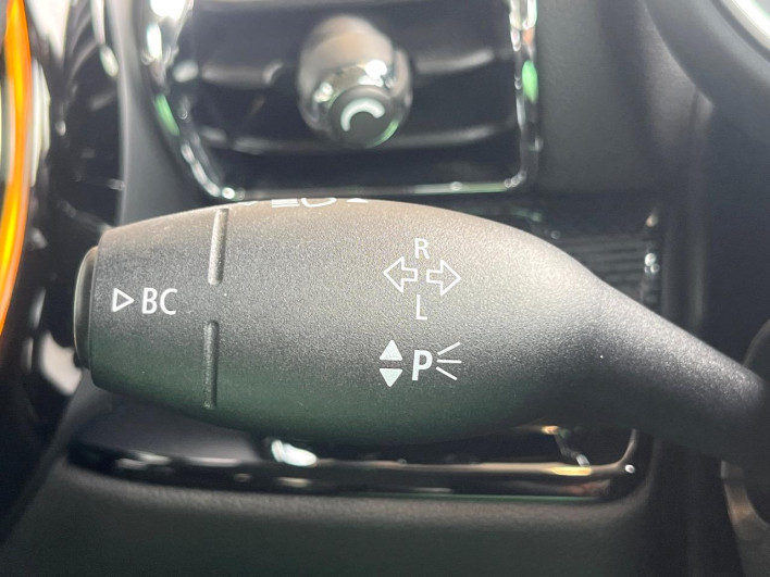 2018 Rover Mini LDA-LR20 (UW-6a36058b210f4)[28]