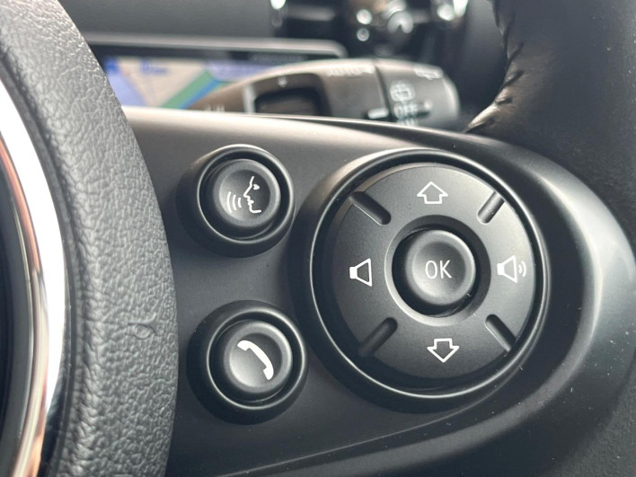 2018 Rover Mini LDA-LR20 (UW-6a36058b210f4)[27]