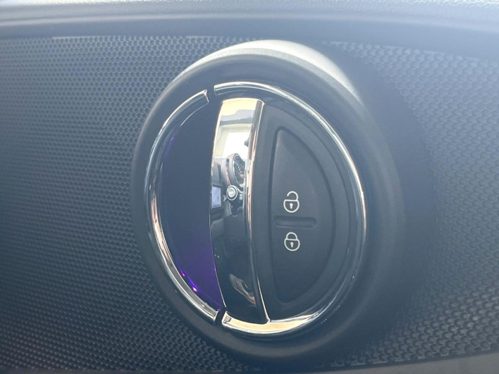 2018 Rover Mini LDA-LR20 (UW-6a36058b210f4)[24]