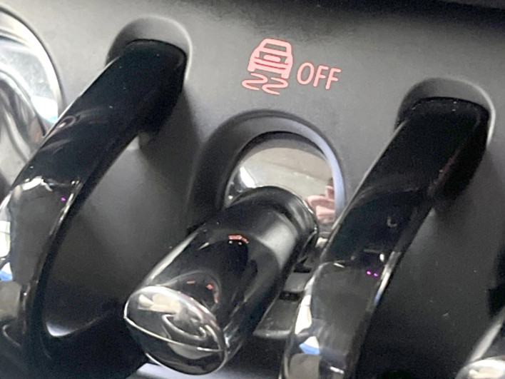 2018 Rover Mini DBA-LN20 (UW-6a36058b4c031)[15]