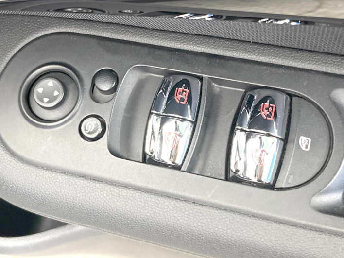 2017 Rover Mini DBA-LN20 (UW-6a36058befa4a)[27]