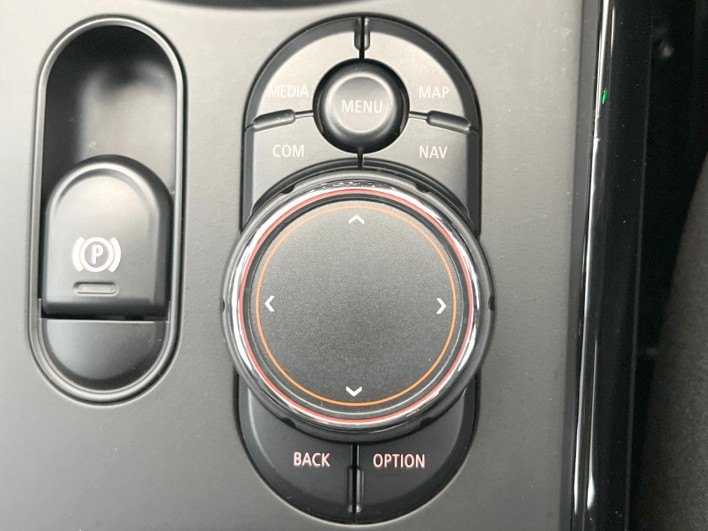 2017 Rover Mini DBA-LN20 (UW-6a36058befa4a)[19]