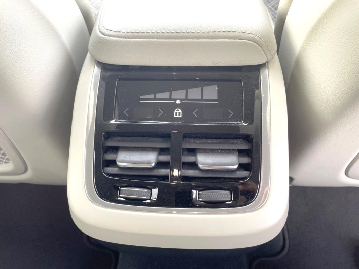 2018 Volvo XC60 DBA-UB420XC (UW-6a3605925ccec)[23]