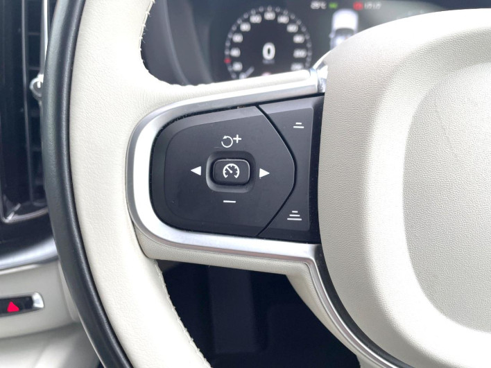 2018 Volvo XC60 DBA-UB420XC (UW-6a3605925ccec)[5]