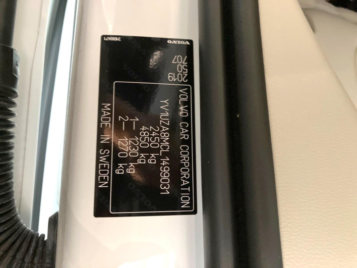 2020 Volvo XC60 LDA-UD4204TXC (UW-6a36059295c00)[1]