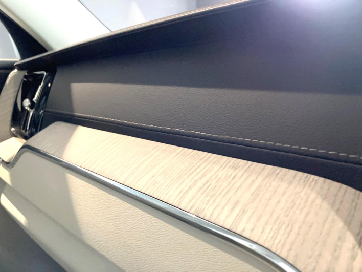 2020 Volvo XC60 LDA-UD4204TXC (UW-6a36059295c00)[16]
