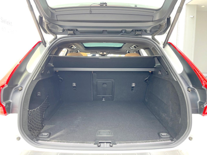 2021 Volvo XC60 5AA-UB420TXCM (UW-6a3605934a6f9)[19]