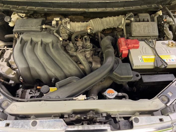2015 Nissan Cube DBA-Z12 (UW-6a36059560993)[17]