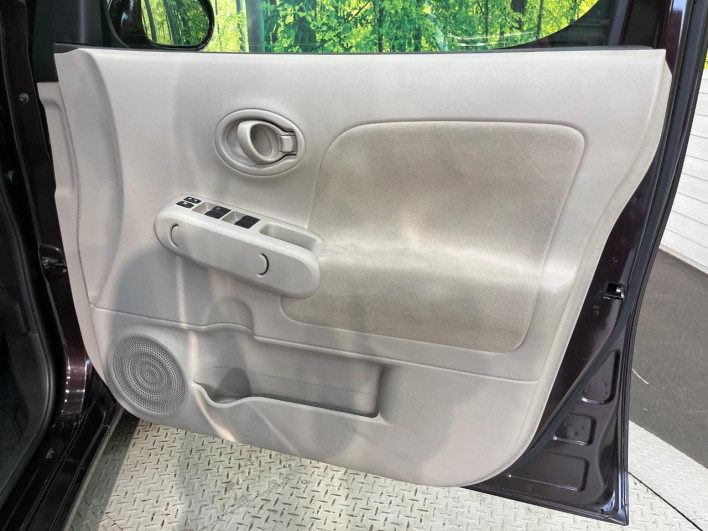 2015 Nissan Cube DBA-Z12 (UW-6a36059560993)[16]