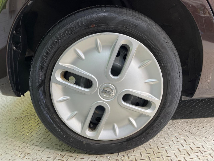 2015 Nissan Cube DBA-Z12 (UW-6a36059560993)[28]
