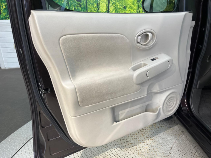 2015 Nissan Cube DBA-Z12 (UW-6a36059560993)[18]