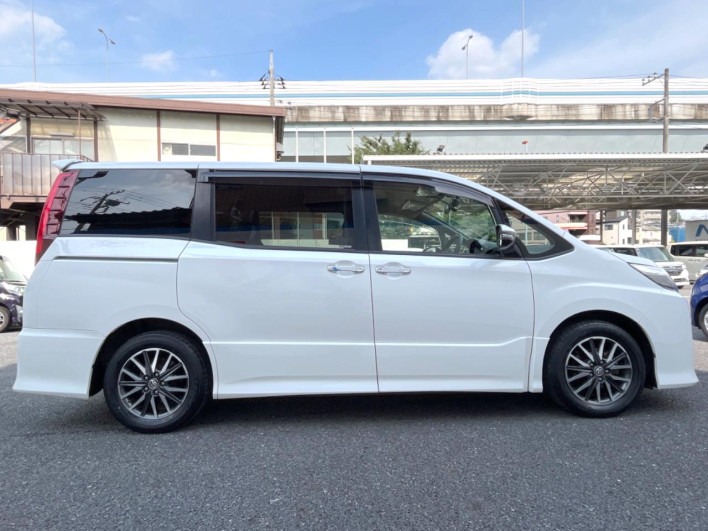 2014 Toyota Noah DBA-ZRR80W (UW-6a36059c3b612)[17]